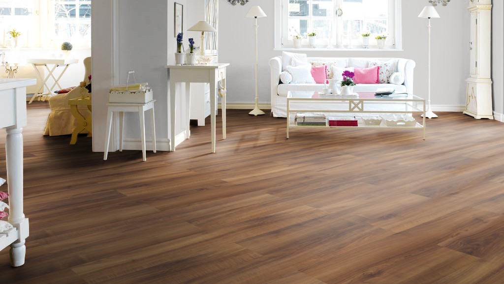 Ламинат Haro Tritty 100 Орех Итальянский 542076 1282×193×8 фото в интерьере Ламинат Haro Tritty 100 Орех Итальянский 542076 1282×193×8 фото в интерьере